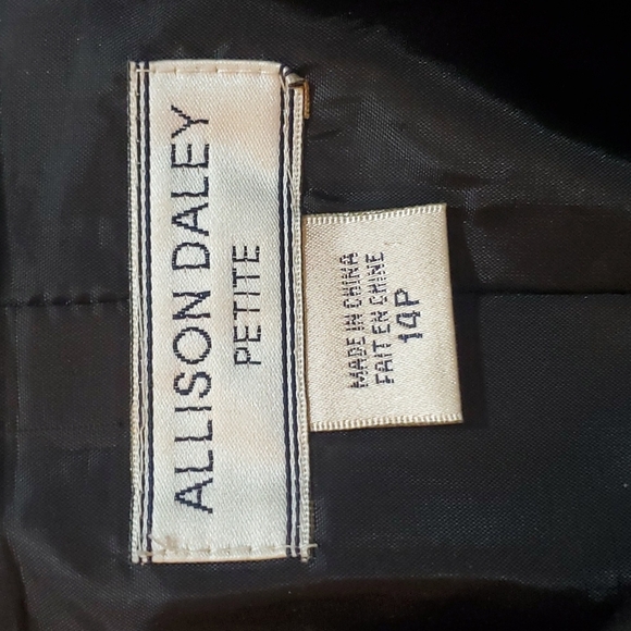 ALISON DALEY- PETITE JACKET - Picture 4 of 4